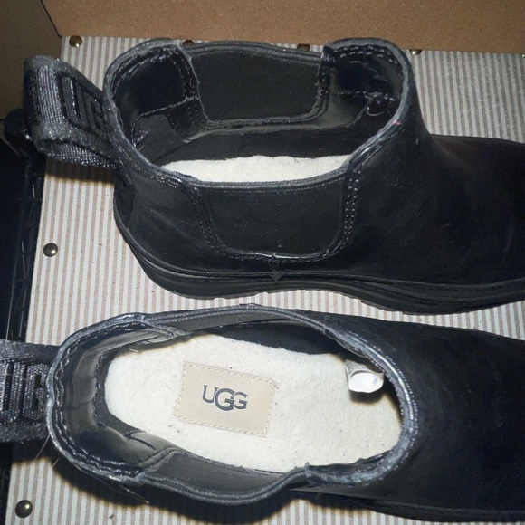 UGG LEATHER CHELSEA BOOT - Picture 5 of 5